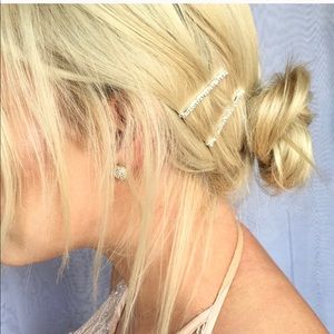 🎀Silver Hairpins with clear crystals🎀